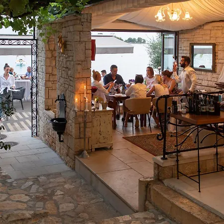 Apartamento Beeindruckendes Direkt Am Strand, Gute Taxibootverbindungen Nach Altstadt Rovinj