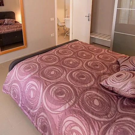 Apartamento Beeindruckendes Direkt Am Strand, Gute Taxibootverbindungen Nach Altstadt Rovinj
